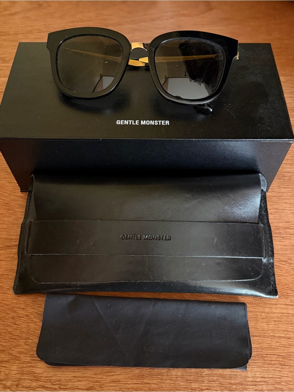 Gentle Monster Absente One Black Sunglasses including Case, Cleaning Cloth, Box
